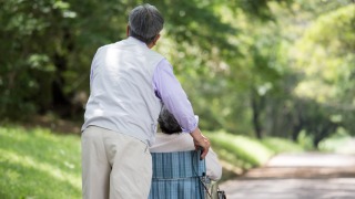 申訴公署調查長者殘疾人士暫託服務-個別服務使用率0--斥有服務單位設關卡-揀客-阻申請