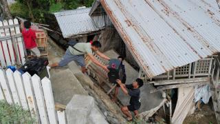 菲律賓兩次強震釀7死11傷-逾8400人受災