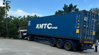 流浮山貨櫃車疑未拉手掣溜前-司機圖救車被輾過重傷昏迷