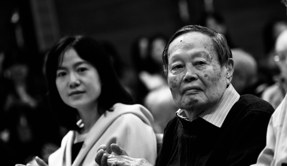 楊振寧逝世--夫人翁帆發文-他交出了一份滿意答卷
