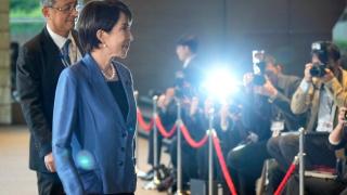 新聞背後-高市早苗當選日本首相-能否打破-短命首相-魔咒