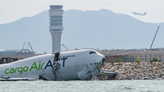 迪拜貨機墮海-工會指航空公司仍未接觸家屬-籲當局禁止機組人員離境