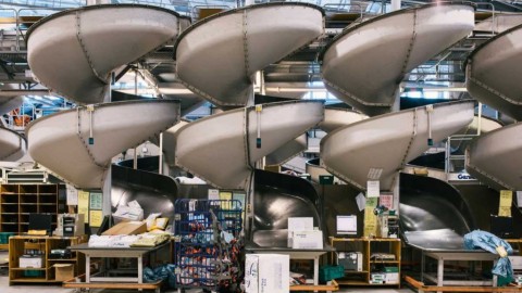 顧長風-撤銷空郵中心-靈活應對全球變局