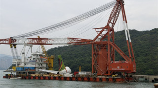 迪拜貨機墮海-機管局-已完成打撈工作-北跑道晚上11時重開