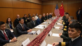 中美防長大馬會晤-董軍-兩國要以實際行動落實好元首共識