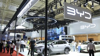 業績驚嚇-比亞迪上季少賺逾三成-股價跌逾4-失-紅底