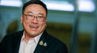 泰國前副財長朱拉潘壓倒性姿態勝出-接替貝東丹任為泰黨新黨魁