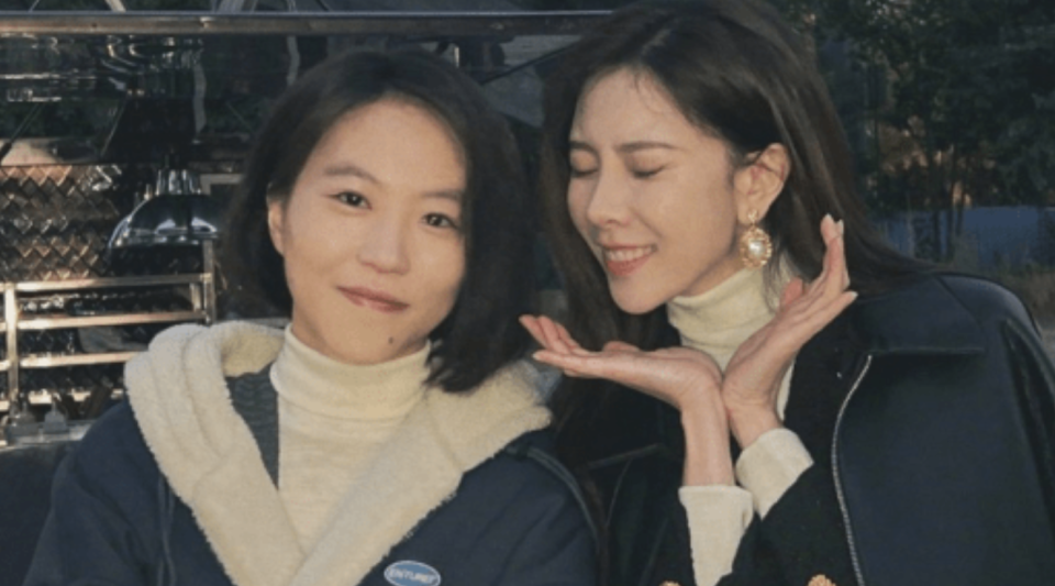 竇靖童被曝與宋妍霏拍拖一年-深夜牽手放狗甜蜜同行-緋聞登熱搜惹關注