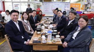 李家超與慶州市長共晉早餐-期待明年深圳舉辦APEC會議