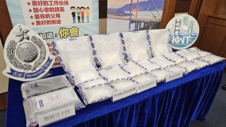 警方-54歲男子涉用棄置車輛儲存毒品被捕-黑市值約620萬元