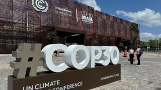 巴西總統盧拉簽署臨時遷都法案-助舉辦聯合國氣候大會