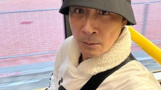 吳鎮宇搭巴士拍樂悠咭被疑-冒用--險被車長趕下車-網民歎-花期長