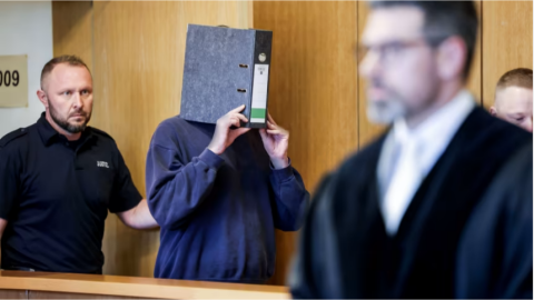 德國男護士為-減少工作量-對病人注射過量藥物致10死-被判終身監禁