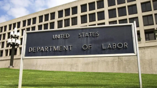 美國政府停擺第37天-逾3萬聯邦僱員持續申請失業救濟