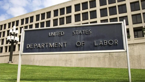 美國政府停擺第37天-逾3萬聯邦僱員持續申請失業救濟