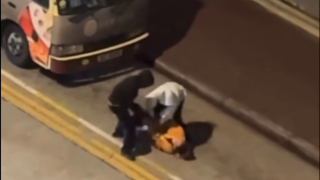 有片-男子元州街深夜遭毆打搶袋高呼救命-賊人行劫不成逃走