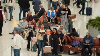 美政府-停擺-致周五取消逾千航班-運輸部長料下周須削兩成航班