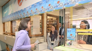 立法會選舉-楊何蓓茵率領高層人員赴灣仔-籲分區和駐場前線公務員踴躍投票