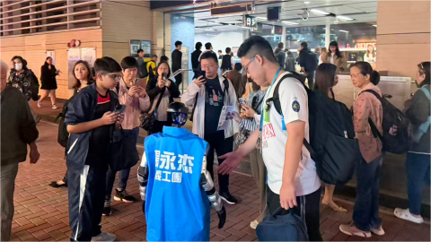 立法會選舉-政情-候選人各出-奇招---北極熊-自我介紹-機械人助選-AI製電影海報