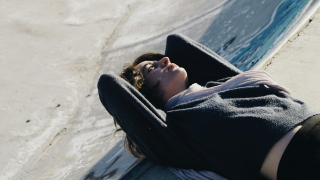 鄭梓靈專欄-如果以為人能盡情悲傷-那是不理解悲傷的重量