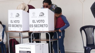 厄瓜多爾舉行公投-否決設立外國軍事基地