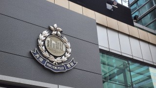 立法會選舉-上環行人天橋15張宣傳海報遭撕爛-警列刑毀調查