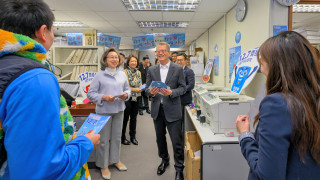 立法會選舉-到灣仔政府辦公室-洗樓--陳茂波林定國籲公務員齊投票