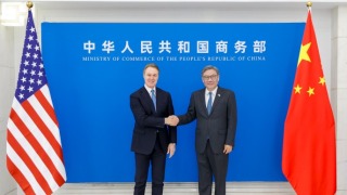 王文濤會晤美國駐華大使-對美方單邊關稅及簽證審查等表達關切