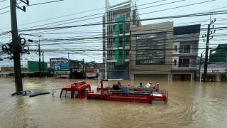泰國南部遭遇多年來最嚴重洪災-當局將派航母攜救援物資馳援