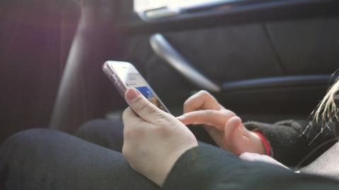 歐洲議會通過決議-16歲以下未成年人未經家長允許禁用社交媒體