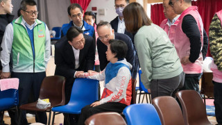 周霽探望慰問火災傷者和受影響居民-中央將全力支持特區政府做好救災救援工作