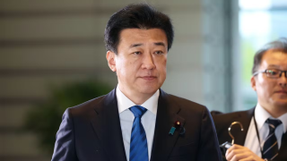 日本內閣官房長官訪沖繩--無核三原則-及美軍基地搬遷分歧凸顯