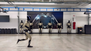 有片-馬斯克曬Tesla人形機器人跑步影片-團隊-剛刷新-個人-紀錄