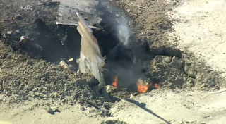 有片-美空軍一架F-16C戰機墮毀-飛行員彈射逃生受輕傷