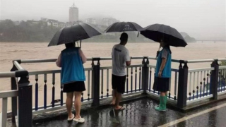當代中國-中國-雨極-VS-旱極--降雨量相差2-4萬倍