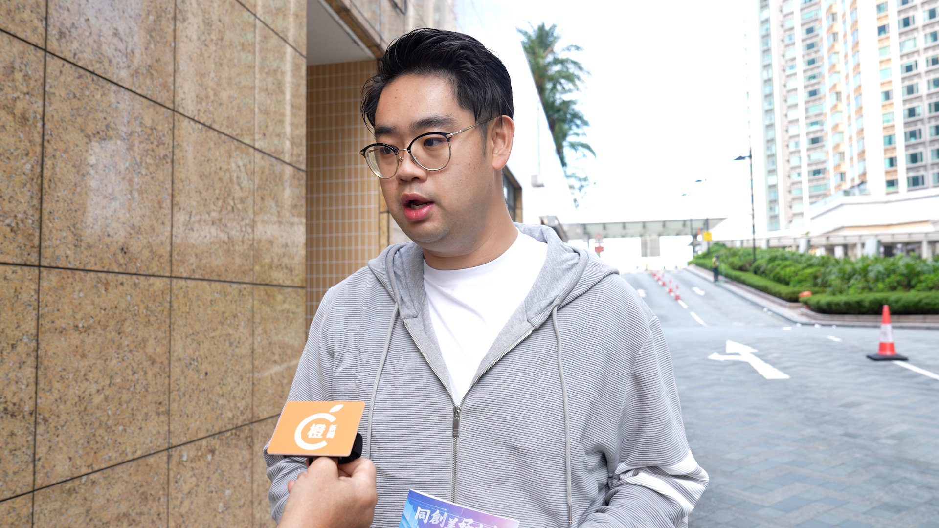 有片‧立法會選舉｜選民一家十幾口齊齊投票　盼選出為香港做實事議員