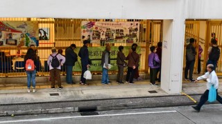 立法會選舉---多區投票站現人龍-選民形容投票過程順暢