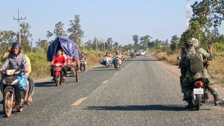 泰柬衝突-泰軍-38-5萬平民正在撤離-3-5萬人被安置在臨時避難所