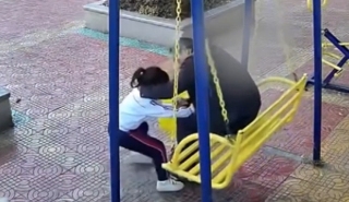 有片-44歲潮州男強行摟抱女童遭刑拘-網民-屬猥褻行為