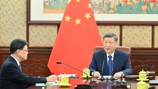 習近平聽取李家超述職報告-李強蔡奇丁薛祥參加會見