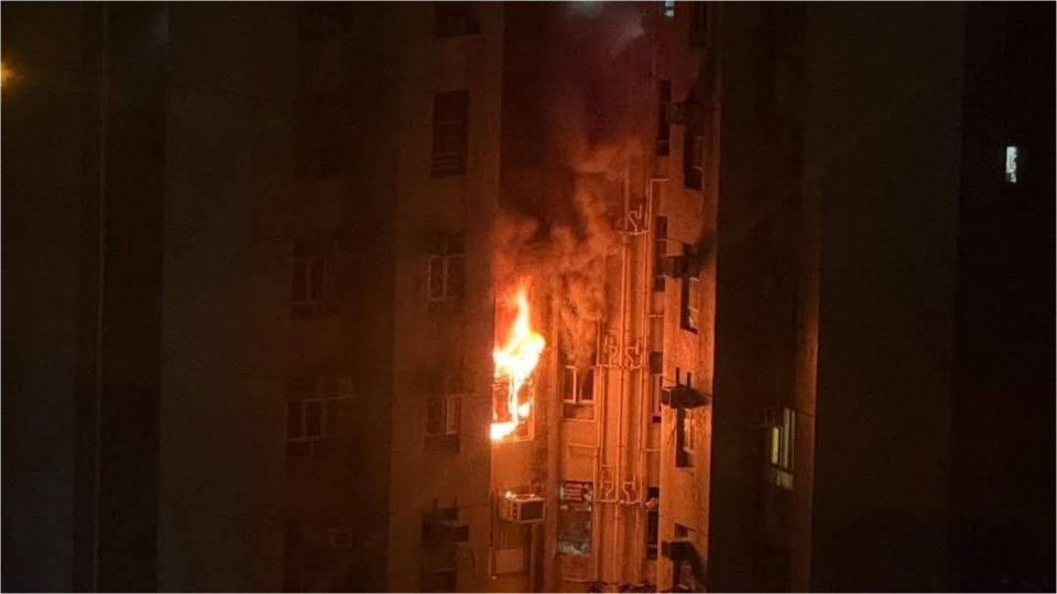 屯門景峰花園單位起火兩人受傷送院　疑有人點香薰釀禍