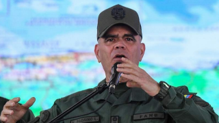 委內瑞拉局勢-委防長-特朗普-妄想-封鎖加勒比海-是一個-粗鄙的海盜