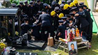 宏福苑五級火-何偉豪長眠浩園-同袍拭淚道別-係沙田消防局嘅光榮同驕傲