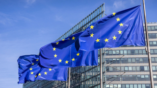 俄烏戰爭-歐盟擱置用俄資產作擔保援烏-改以舉債提供900億歐元貸款