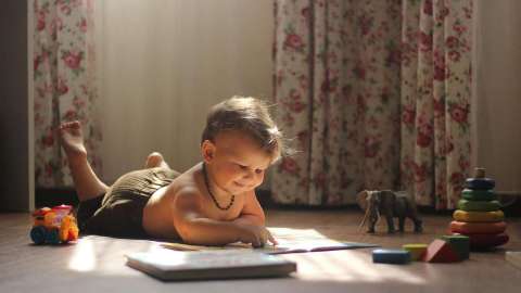 訪問-謝鍚金-書籍其實就像玩具-摸書這過程對孩子成長是重要的