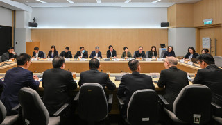 宏福苑五級火-黃偉綸-將收集居民長遠安置方案意見-冀以-組合拳-方式提供選擇