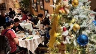 聖誕日逾66萬港人離境按年多17--餐飲業料生意跌一成