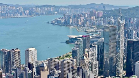 寰宇前瞻-香港在-十五五-規劃下的戰略對接-創科-綠色金融與區域協同