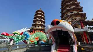 明歷寰宇-在高雄的聖誕燈火中遇見眾神