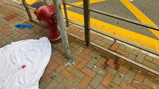 慈雲山老翁疑露台晾窗簾失足墮樓-當場不治行人路遺衣夾